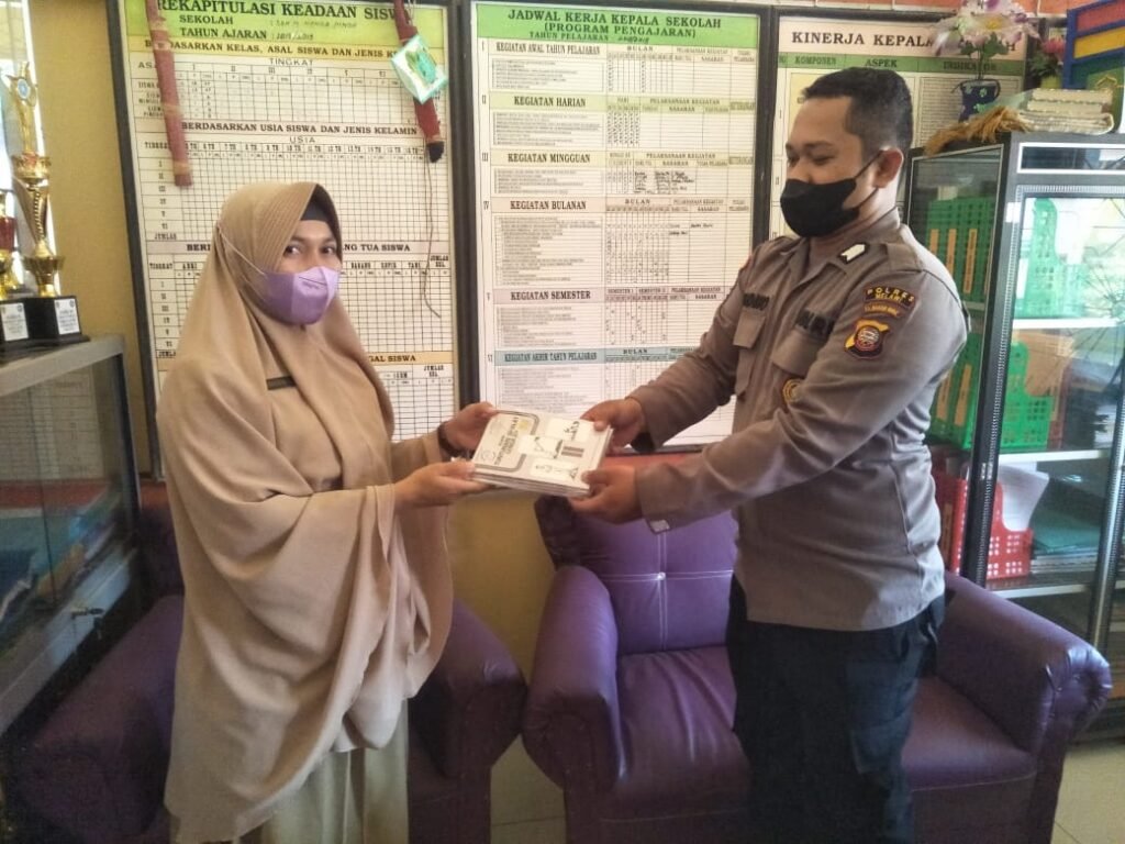 Satbinmas Polres Melawi Gelar Sambang Sekolah, Harap Guru dan Siswa Disiplin Prokes