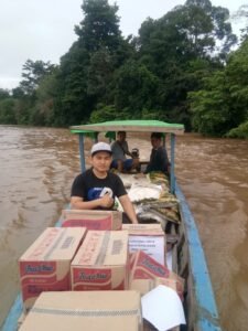 Rumah Warganya Tengelam, Maman Salurkan 7 Ton Beras