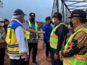 Menteri PUPR Tinjau Infrastruktur Melawi