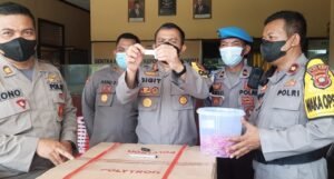 Polres Melawi Gelar Gerai Vaksin PRESISI Berhadiah Doorprizes