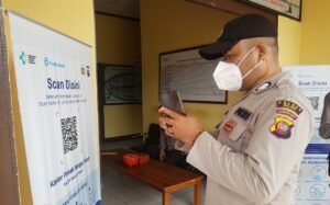 Polsek Nanga Pinoh Terapkan Scan Barcode Aplikasi Peduli Lindungi Bagi Personil