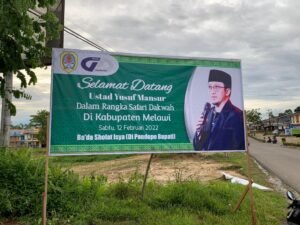 Safari Dakwah di Melawi, Puluhan Baliho Selamat Datang Sambut Ustadz Yusuf Mansur