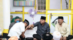 Safari Ramadhan di Pinoh Utara, Pemda Melawi Komitmen dalam Pembangunan Rumah Ibadah