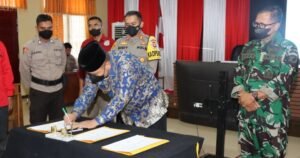 Bupati Melawi Wajibkan Tempat Wisata Menyediakan Aplikasi Peduli Lindungi dan Menyiapkan Gerai Vaksin