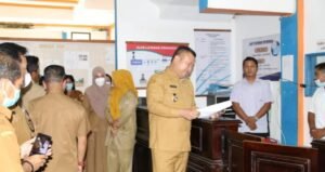 Bupati Melawi Cek Kehadiran Para ASN dan TKD Sekaligus Silaturrahmi di Sejumlah OPD