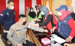 Peringati Hari Bhayangkara Ke-76, Polres Melawi Gelar Donor Darah