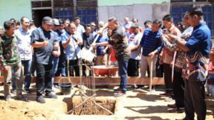Bupati Melawi Lakukan Peletakan Batu Pertama Pembangunan Gedung GKII Emaus Laman Togap
