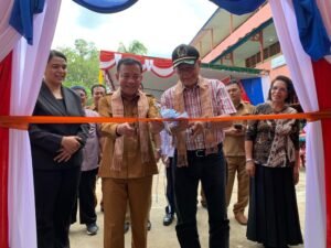 Wabup Kluisen dan Anggota DPR RI Hadiri Launching Roti Umad SMK Bina Kusuma