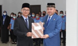 Bambang Setiawan Resmi Jabat Dirut PERUMDAM Tirta Melawi