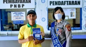 Satlantas Polres Melawi Bagikan Sembako, Voucher dan Perpanjangan SIM Gratis