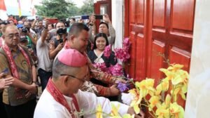 Bupati Melawi Resmikan Aula Paroki Santa Louisa Menukung