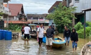 Pasar Nanga Pinoh Terendam Banjir