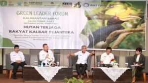 Bupati Dadi Jadi Narasumber Seminar Green Leader Forum Kalbar