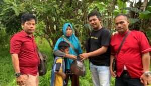 Melawi Banjir, Jurnalis Bagi Sembako