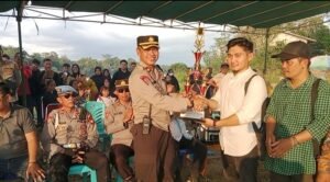 Lomba Sampan Tradisional, Tim Tabun Raya Desa Kelakik Juara 1