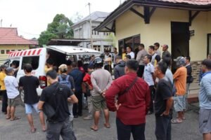 DS Tahanan Polres Melawi Dijinkan Bertemu dan Mendoakan Jenazah Orang Tuanya Sebelum Dimakamkan