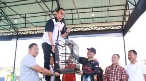 Bupati Melawi Resmikan Gantangan Burung Gelora Juang, Sekaligus Buka Festival Burung Berkicau Bupati Melawi Cup 2023