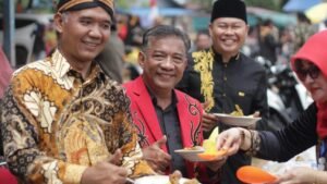 Wabup Kluisen : Grebeg Suro Merupakan Media Potensial Untuk Menumbukan Penghargaan Terhadap Perbedaan Seni dan Budaya