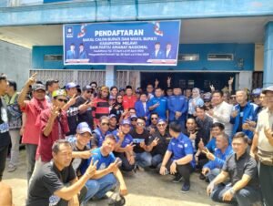 Petahana H. Dadi Kembalikan Formulir di Tiga Parpol