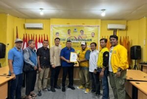 Jelang Pilkada Melawi 2024: Tim Pemenangan H. Dadi Sunarya Ambil Formulir ke Partai Golkar