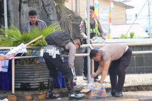 Panitia Fun Run Polres Melawi Bergerak Cepat Bersihkan Lokasi Usai Kegiatan