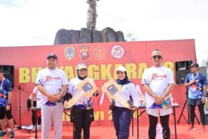 Polres Melawi Gelar Fun Run Bertabur Hadiah dan Dimeriahkan Dengan Senam X Strong Nation CC Margareta