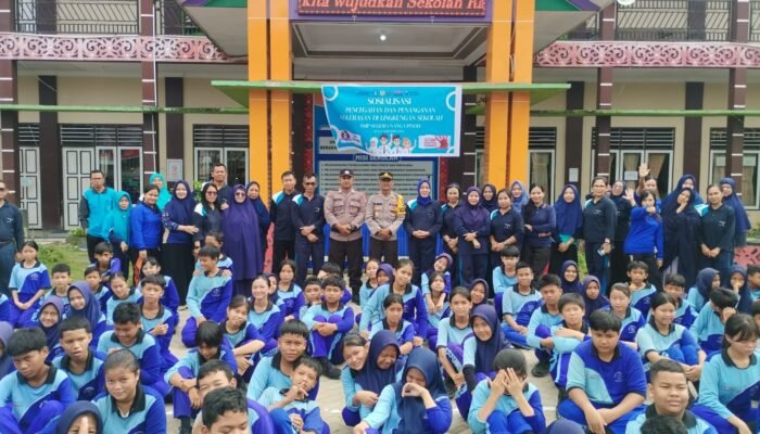 Upaya Pencegahan Bullying: Polres Melawi Edukasi Pelajar SMPN 1 Nanga Pinoh