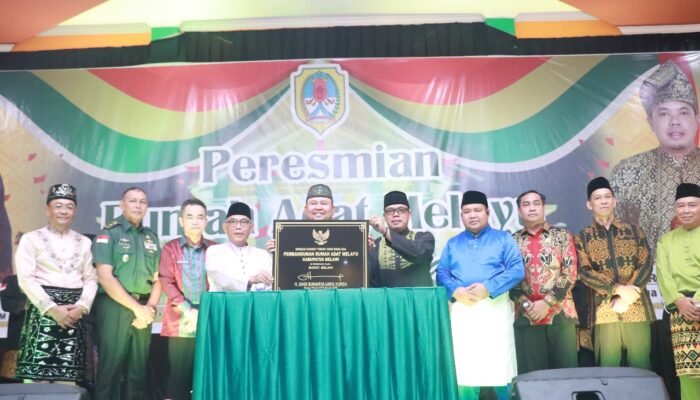Perkuat Identitas Budaya, Bupati Melawi Resmikan Rumah Adat Melayu
