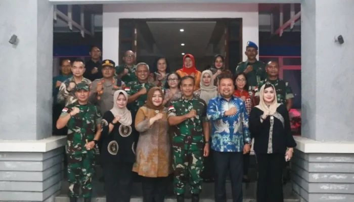 Danrem 121/Abw Bersilaturahmi ke Melawi, Disambut Hangat Bupati Dadi