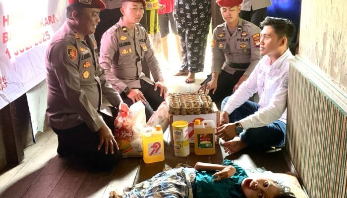 Kasat Reskrim Polres Melawi Datangi Kokong, Disabilitas di Desa Kelakik