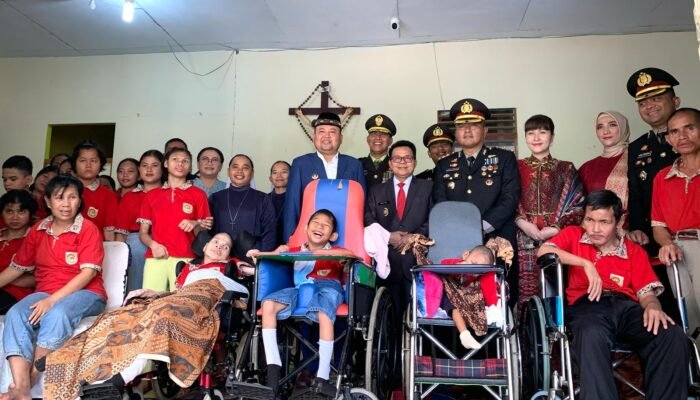 Syukuran HUT Bhayangkara ke-79, Kapolres dan Bupati Melawi Kunjungi Yayasan Bhakti Luhur