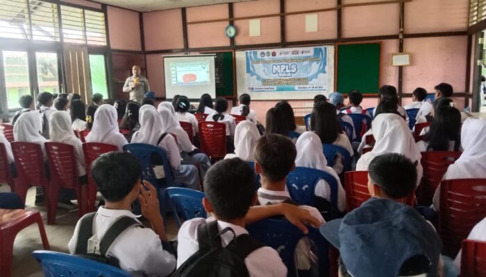 Polsek Kota Baru Masuk Sekolah, Siswa Dapat Edukasi Bahaya Narkoba dan Judi Online