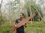 Iiq Pribadi Turut Lestarikan Sape, Alat Musik Tradisional Khas Dayak