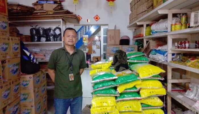 Terus Diawasi, Penjualan Beras SPHP di Melawi Masih Sesuai Aturan HET