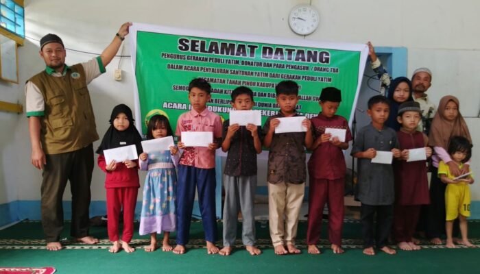 Santunan Anak Yatim Warnai Minggu Pagi di Desa Batu Begigi
