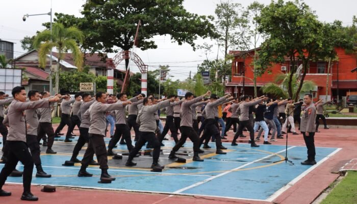 Siap Hadapi Tugas Kompleks, Polres Melawi Latihan Bela Diri, Dipimpin Langsung oleh Wakapolres