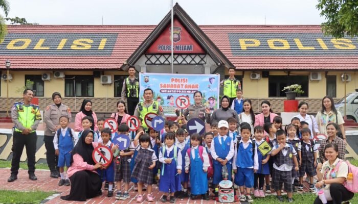 Siswa TK Serbu Mapolres Dikawal Kasat Lantas, Kenalkan Lingkungan Polisi dan Rambu Lalu Lintas