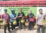 LPG 3 Kg Dijual Rp21.500, Warga Desa Paal Padati Pangkalan Gas Andi
