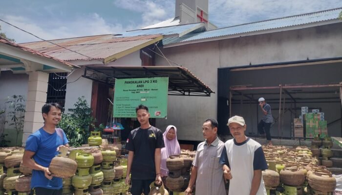 Distribusi LPG 3 Kg Jelang Lebaran di Desa Paal Disambut Antusias Warga