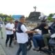 DPD PSI Melawi Turun ke Jalan, Bagikan Takjil untuk Pengendara di Tugu Juang 2