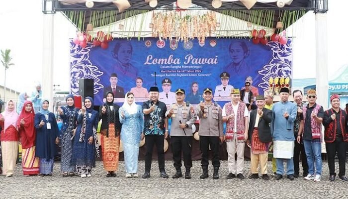 TP PKK Melawi Gaungkan Semangat Kartini Lewat Pawai Inspiratif Lintas Generasi