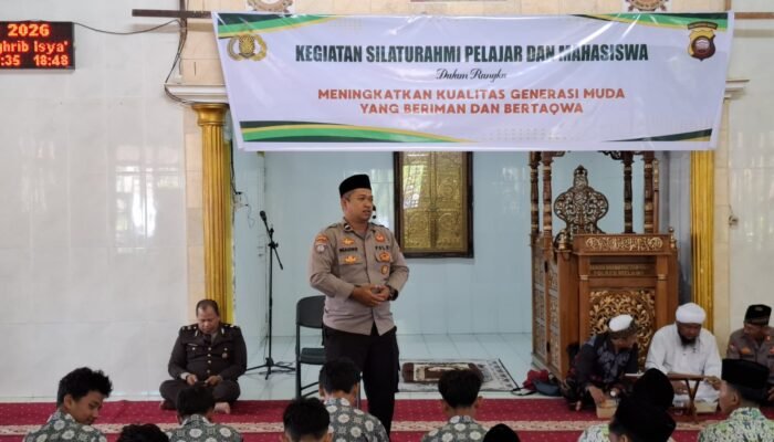 Sat Binmas Polres Melawi Tanamkan Nilai Keimanan dan Kepedulian Sosial kepada Pelajar