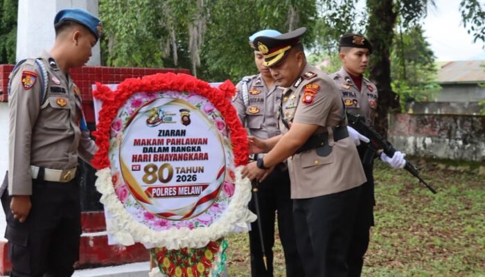 Polres Melawi Gelar Ziarah Makam dan Tabur Bunga Peringati Hari Bhayangkara ke-80