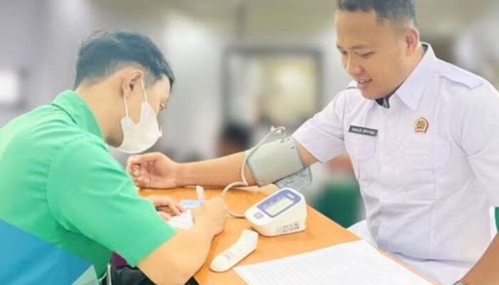 Jaga Kebugaran Pegawai, Kantah Melawi Gelar MCU Gandeng KBJ