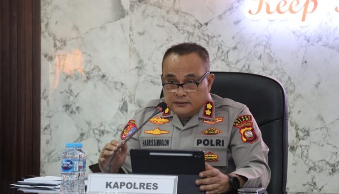 Fenomena Air Surut Jadi Wisata Dadakan, Kapolres Melawi Ingatkan Warga Jangan Abaikan Keselamatan