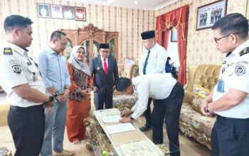 Disaksikan Bupati Melawi, Bapas Kelas II Sintang dan RBM Kota Juang Teken MoU Pembinaan dan Rehabilitasi Klien Pemasyarakatan
