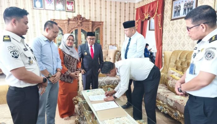 Disaksikan Bupati Melawi, Bapas Kelas II Sintang dan RBM Kota Juang Teken MoU Pembinaan dan Rehabilitasi Klien Pemasyarakatan