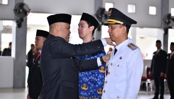 Bupati Melawi Lantik 105 Pejabat, Dadi Sunarya: Jabatan Adalah Amanah untuk Melayani Masyarakat