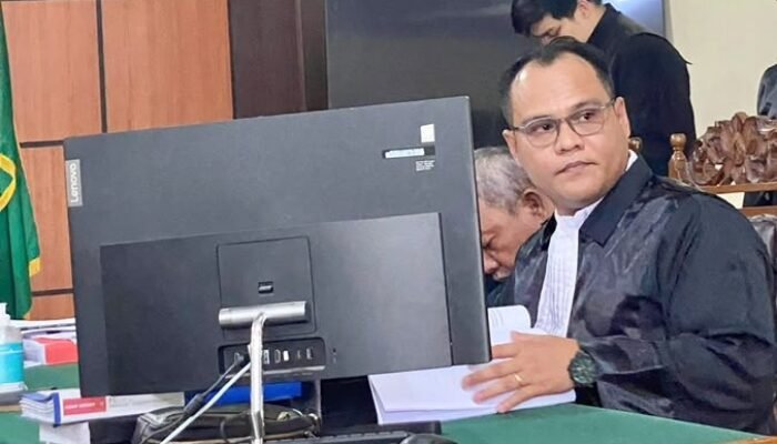 Khairul Atma: Jangan Berlindung di Balik Dalih Pribadi, Sebut Bupati Melawi Berarti Menantang Marwah Masyarakat