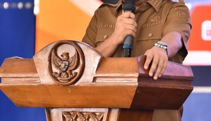 Bupati Melawi Imbau Masyarakat Waspada Karhutla dan Gunakan Masker untuk Cegah ISPA